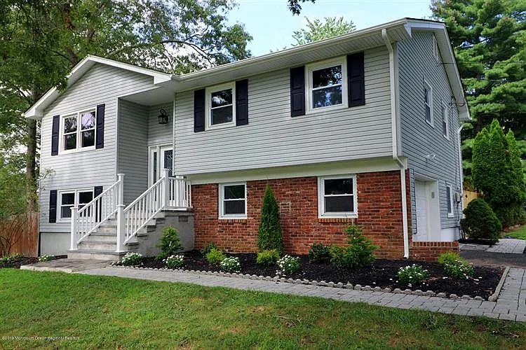 15 Woodridge Ave photo 1
