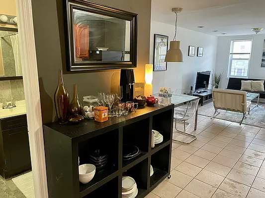 Rented by Winzone Realty Inc | media 18