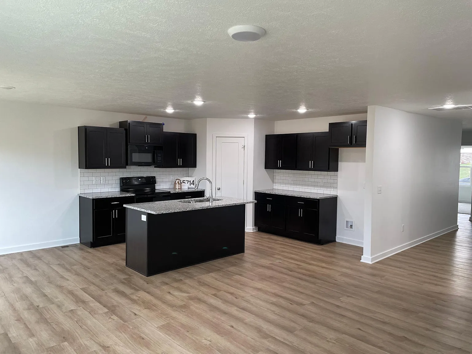 608 Cheyenne Rd — Photo 3