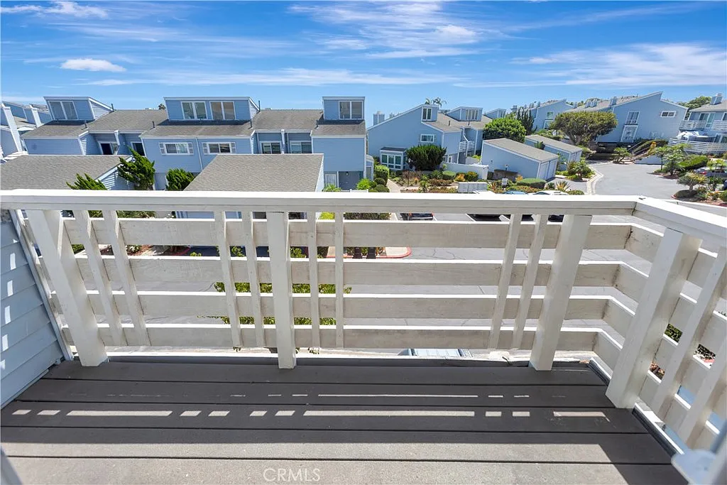 3 bed, 2.5 bath, 1488 sqft, $5,000 — Photo 4