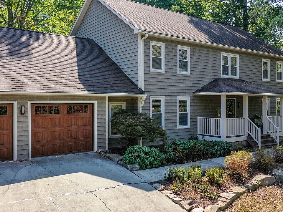 1st image of 9218 Pine Brook Dr