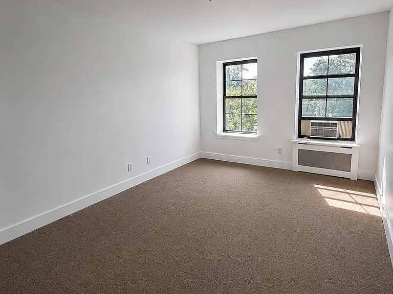 2421 Arthur Ave #PENTHOUSE — Photo 11