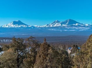 1320 View Point Ct, Redmond, OR 97756