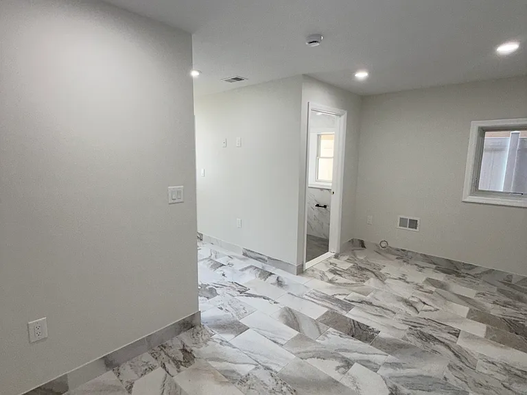 126 W 54th St #1 — Photo 25