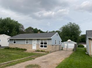 623 Westgate Dr, Aurora, IL