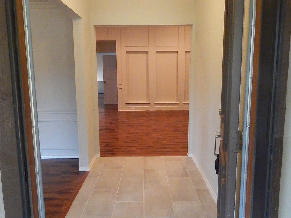 1st image of 1545 Century Oaks Dr