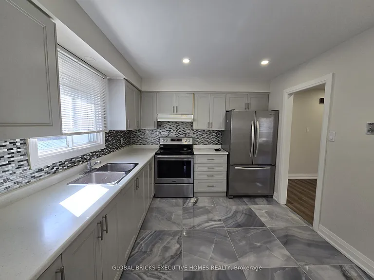 3285 Lansdown Dr #MAIN — Photo 7