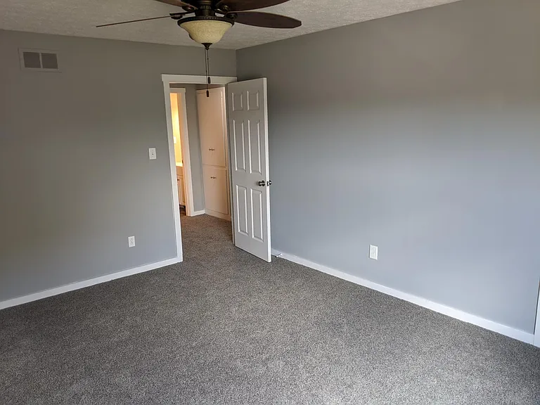 440 Edinburgh Rd — Photo 5