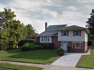 136 Radcliffe Rd, Plainview, NY 11803