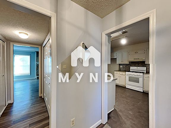 3rd image of 702 Twin Brooks Ct