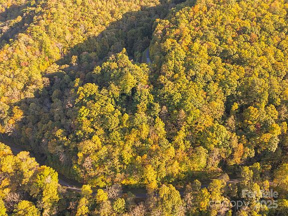 3rd image of 39 Brush Creek Rd