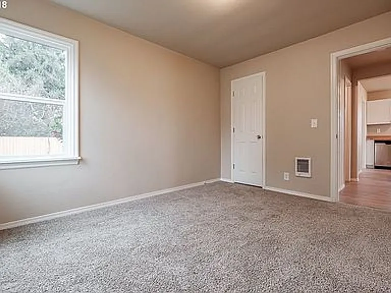 4105 Silverton Rd NE — Photo 12