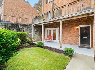 6520 Roswell Rd NE, Sandy springs, GA 30328