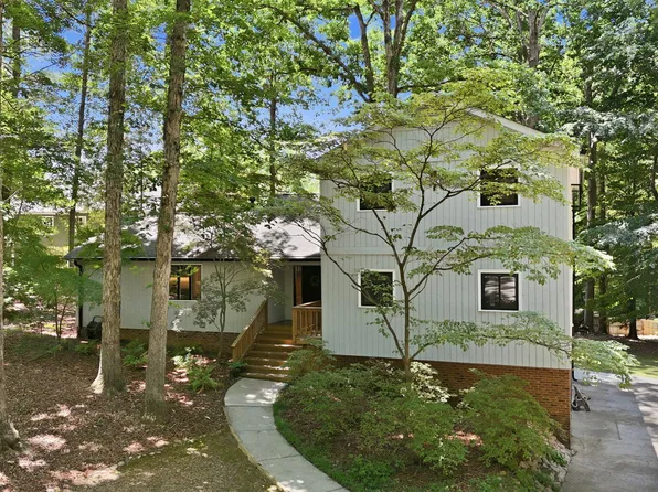 6101 Dresden Ln, Raleigh, NC 27612