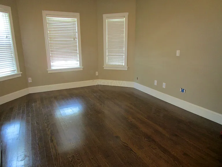 114 Yorktown St #11 — Photo 8