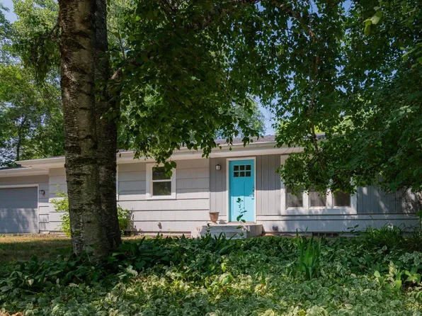 13431 Southridge Rd, Minnetonka, MN 55305