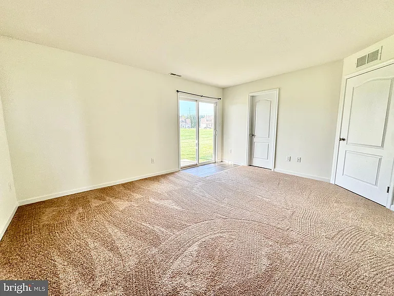 56 Nicholas Dr — Photo 19