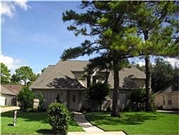 Attractive curb appeal and great elevation!