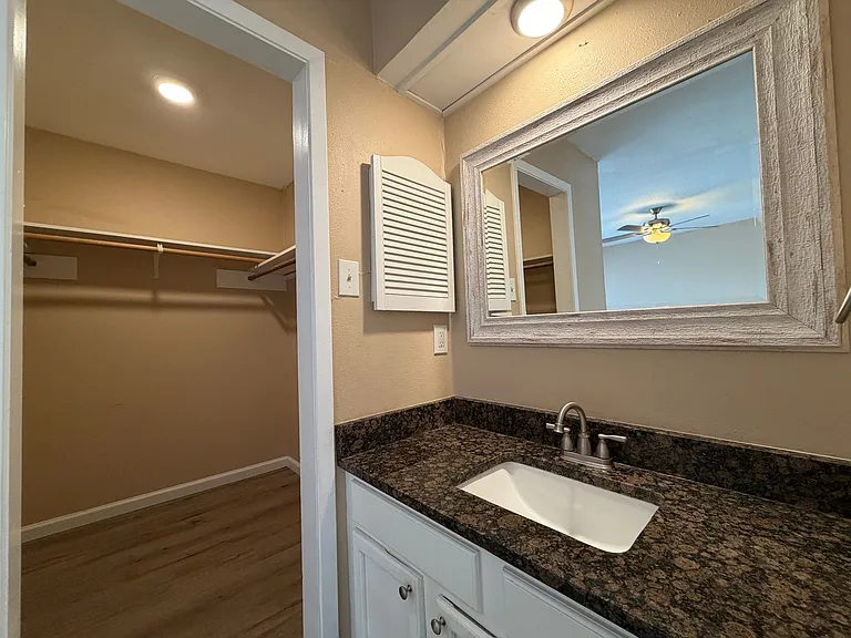 4226 Walnut Hills Dr #4 — Photo 19