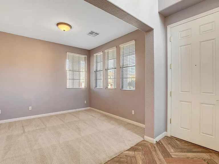 2349 Brooklyn Bridge St — Photo 35