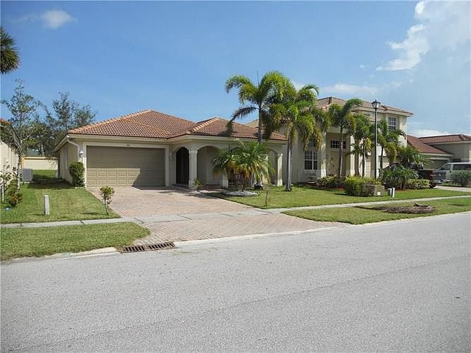 1st image of 748 Bent Creek Dr