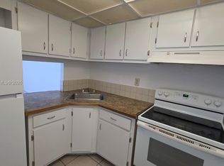 4550 NW 9th St APT 308E, Miami, FL 33126