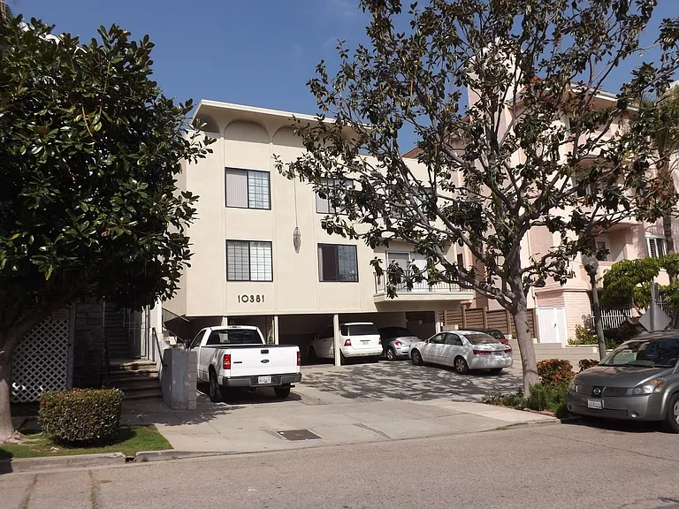 10381 Almayo Ave #3 — Photo 1