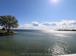 7 11th St, Toronto, ON M8V 3G2