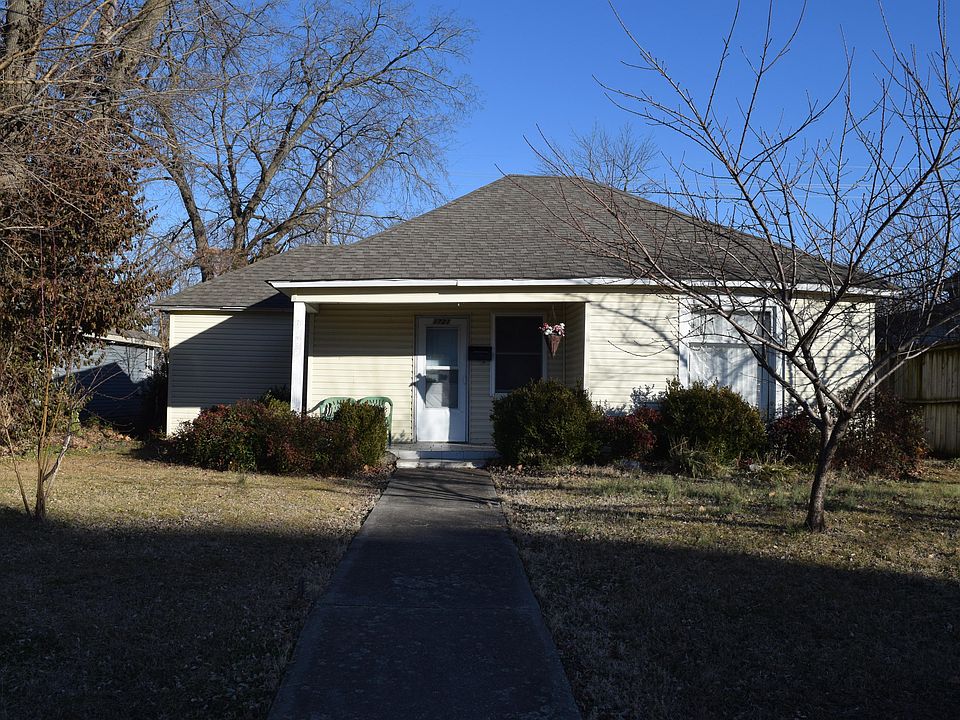 2nd image of 1721 Byers Ave