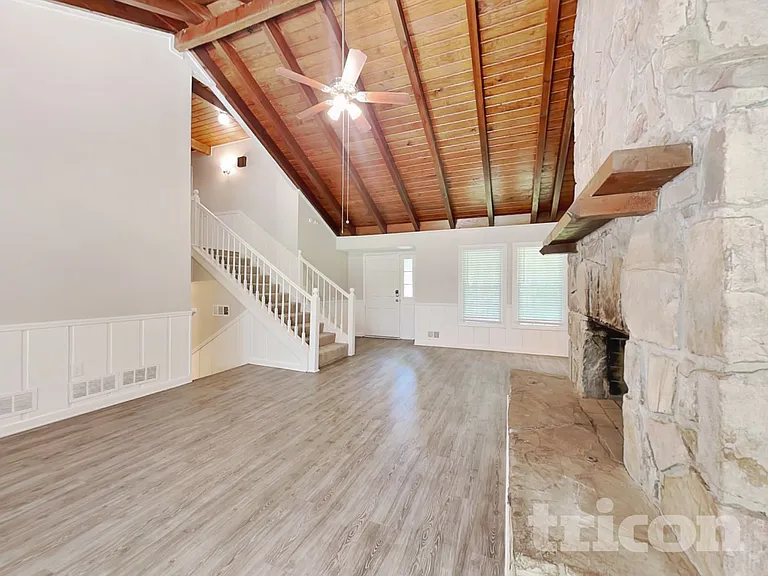 515 Westbridge Dr — Photo 4