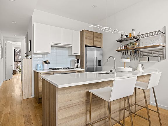 4th image of 1143 Lafayette Ave #4C