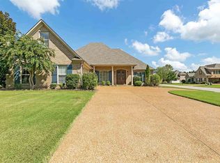 112 Flagstone Dr, Jackson, TN 38305