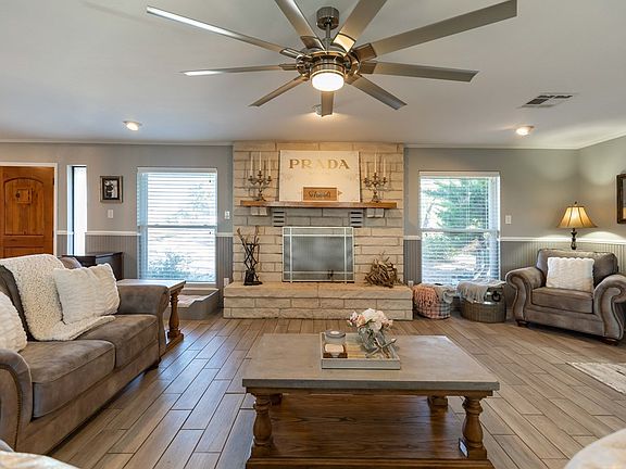 4th image of 103 Larry Lee Dr