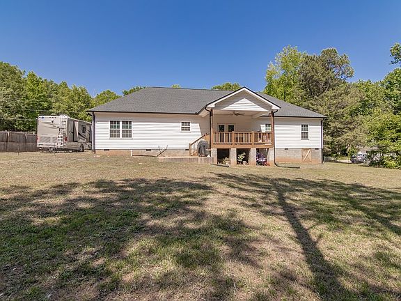 4th image of 136 Maret Rd