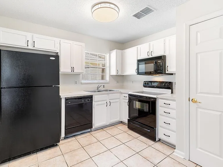 12138 Silver Saddle Dr — Photo 5