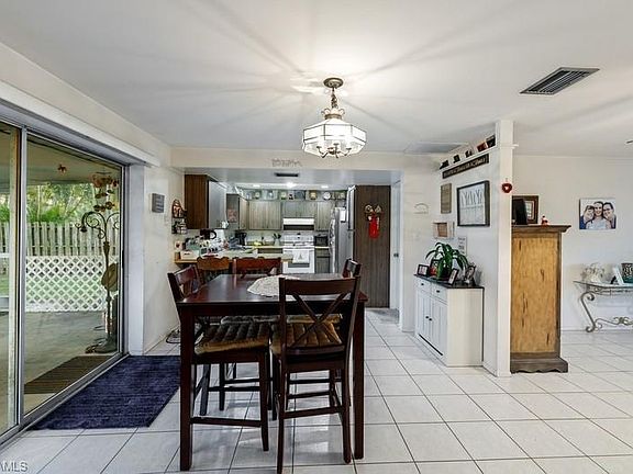 5th image of 28125 Sunset Dr