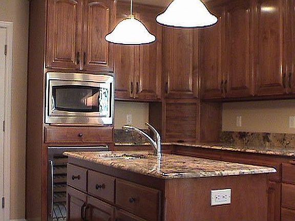 KITCHEN W/STAINLESS STEEL APPLIANCES