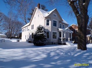 102 N Foley Ave, Freeport, IL 61032