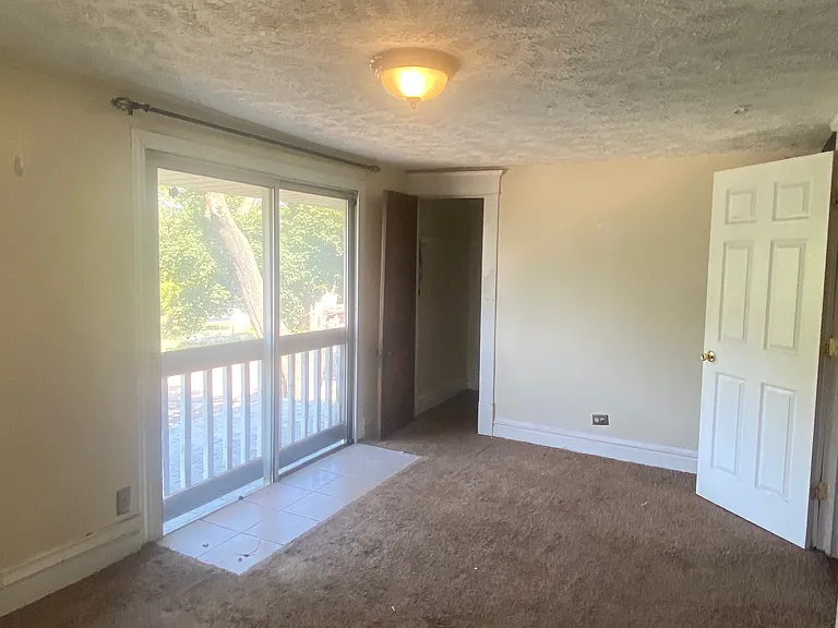 1224 N High St — Photo 15