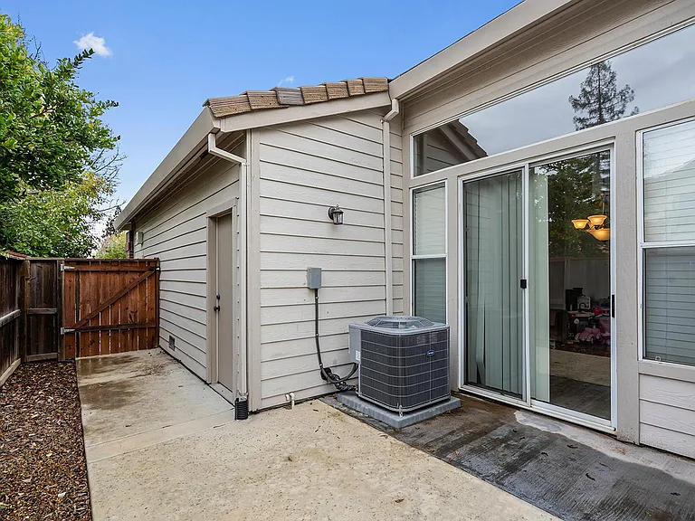 129 Biscayne Way — Photo 44