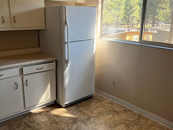 3rd image of 2601 Sussex Ave #2