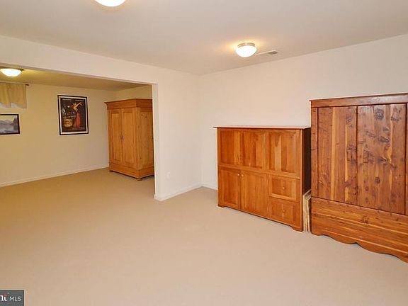 4th image of 204 Monticello Sq