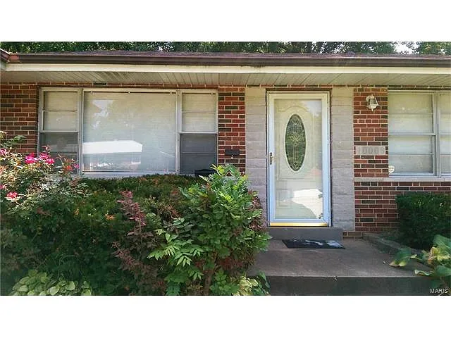 10008 Grosvenor Dr photo 1