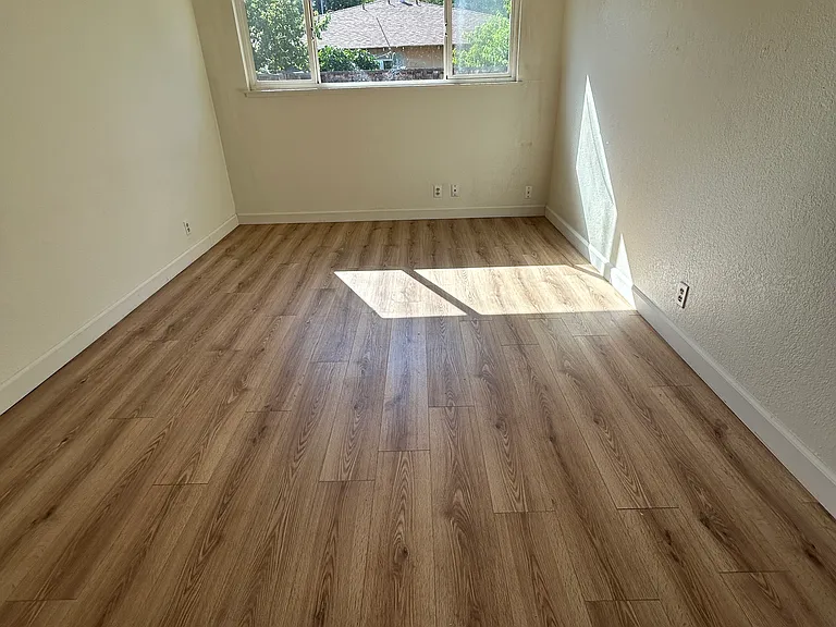 5157 Snow Dr — Photo 8
