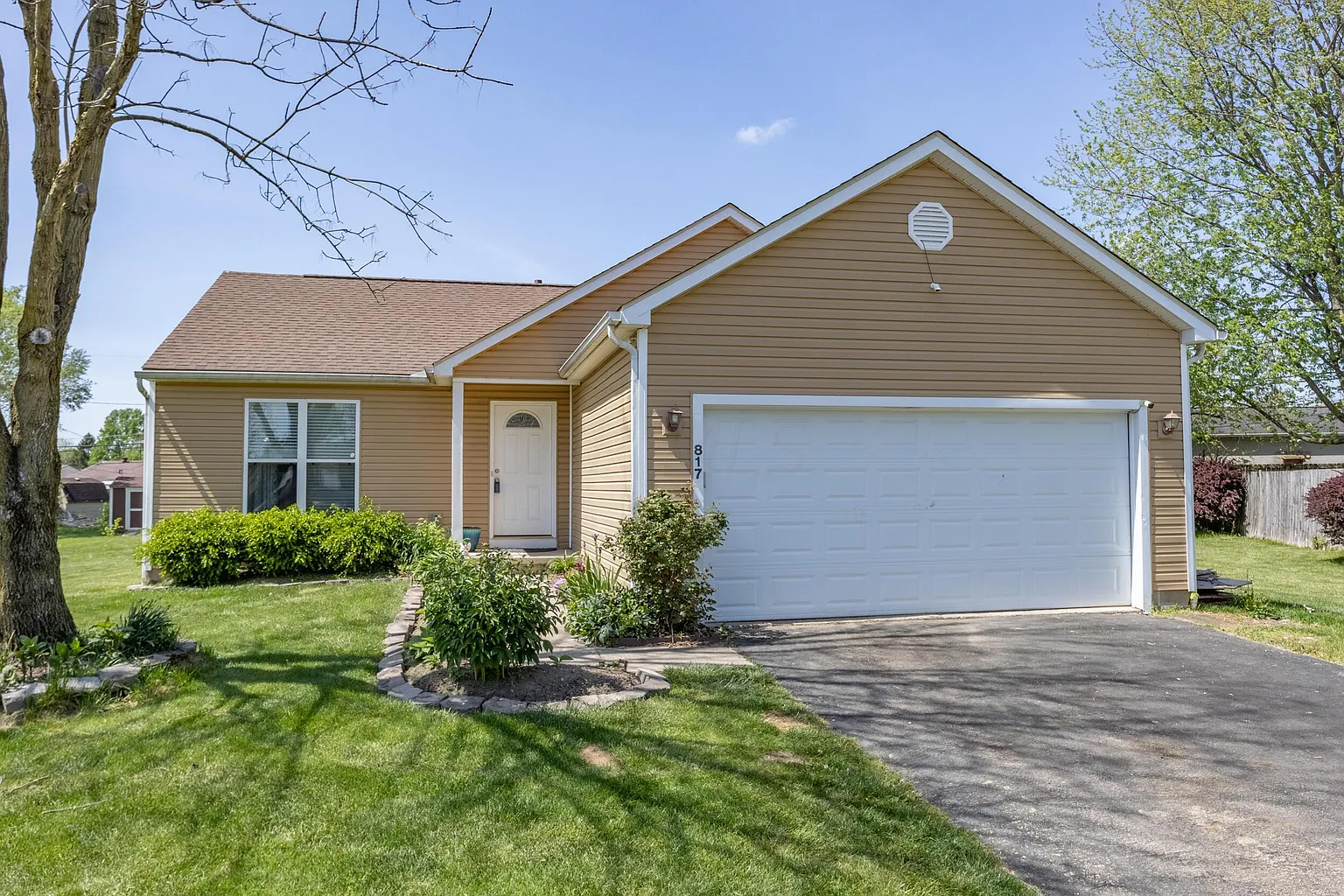 817 Gulliver Dr photo 1