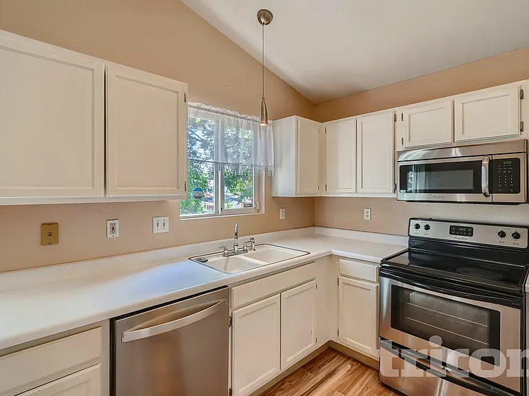 4650 Dooley Way — Photo 8