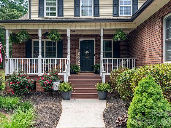 2nd image of 1091 Rollingwood Dr
