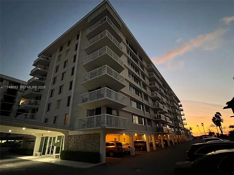 125 Ocean Ave #402 — Photo 27