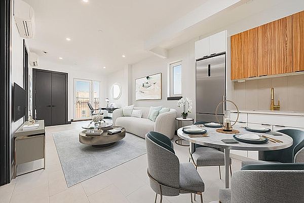 1st image of 118 Tompkins Ave #2B