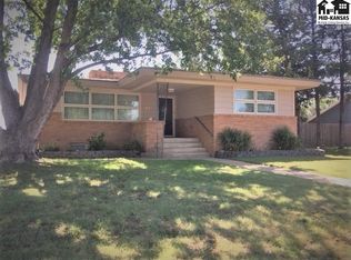 228 N Howard St, Pratt, KS 67124